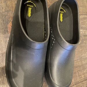 Tredsafe Unisex Black Deluxe Slip Resistant Shoes Size M-12/W-13 Slides Clogs